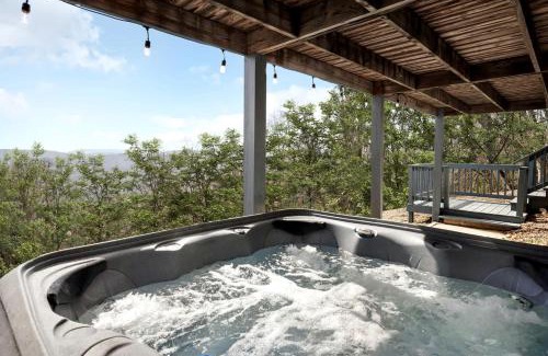 Romney House | Splendid Mountaintop Cabin Retreat near South Branch Potomac River in West Virginia