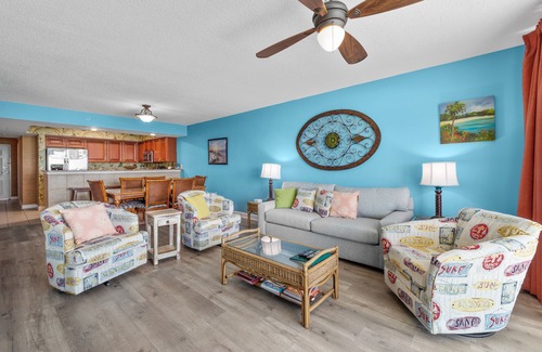 Crescent Beach Condo | Splendid oceanfront retreat in a family resort + Free Attraction Tickets!