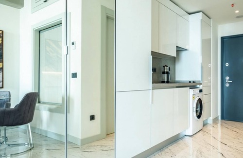 Bomonti Apartment | Splendid Residence Flat with City View in Bomonti