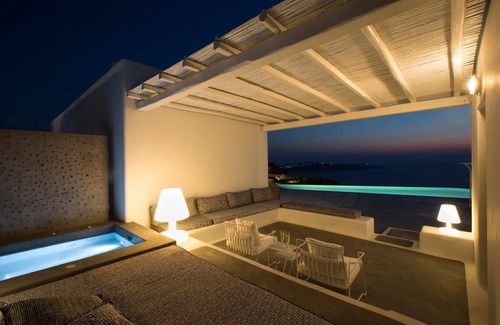 Santorini Villa | Splendid Santorini Residence | Villa Beatrix | 5 Bedrooms | Private Infinity.