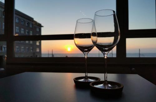 Mariakerke Apartment | Splendid Seaview - Ostend Luxury Studio 4 persons at beach and sea