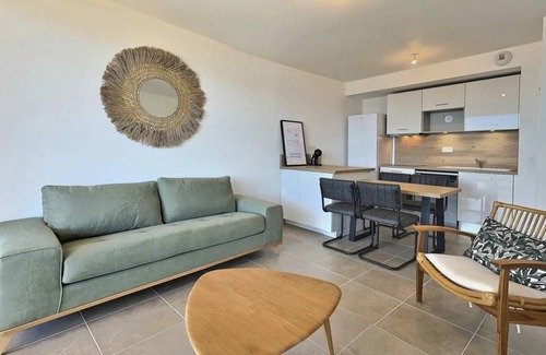 Valras-Plage Apartment | Splendid T2 sea view Valras-Plage!