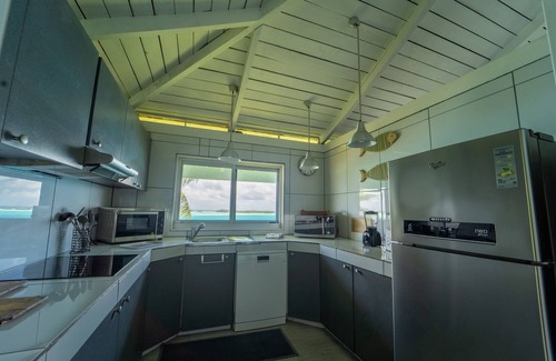 Bora Bora House | Splendid Villa Overlooking the Lagoon of Bora Bora. Honeymooners & Families