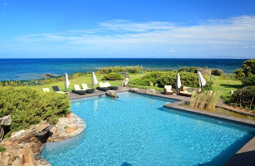 Stintino Villa | Splendid Villa pieds dans l'eau in a spectacular location by the sea