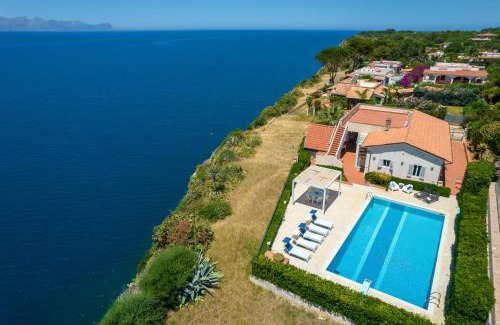 Terrasini Villa | Splendida Villa con vista mozzafiato e piscina