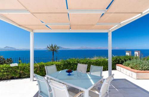 Terrasini Villa | Splendida Villa con vista mozzafiato e piscina