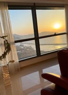 Hai El Moudjahiddine Apartment | Splendide appartement style new-yorkais de 180 m2 à mobilart vue mer pour famille uniquement