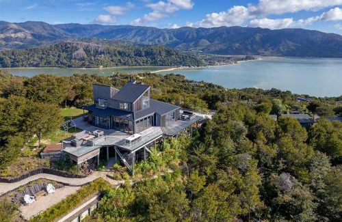 Ngaio Bay House | Split Apple Holiday Home