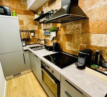 Split Apartment | Split Right Place*Cozy and completely new
