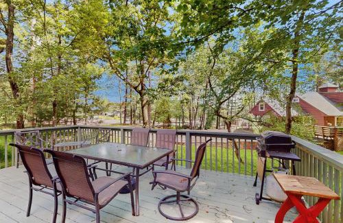 Lake Harmony House | Split Rock Serenity