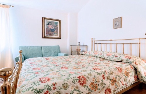 Spoleto Villa | SPOLETO Villa + Lodge, large pool with diving board, Rome 1 hr