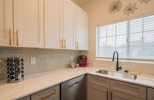 North Scottsdale Apartment | Sport Court Game Room King Bed 2 Pools &Hot Tub