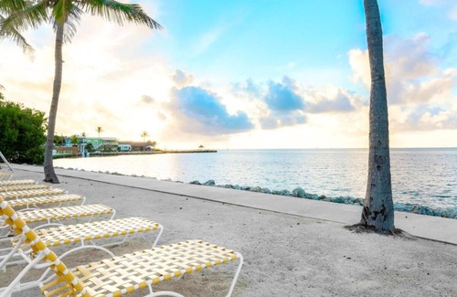 Islamorada Apartment | Sportfishing in Florida Keys! Elegant Villa w/Beach Access and Pool! Breakfast