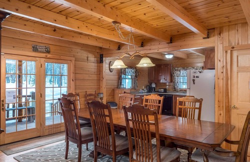 Bethel House | Sportsmans Retreat - Beautiful, Authentic Log Cabin located 5 minutes from Bethel!