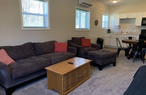 North Rose Cabin | Sportsmen's Lodge by Sodus Bay