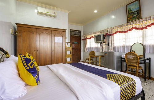 Pelabuhan Ratu Hotel | SPOT ON 1896 Hotel Mahkota Pantai