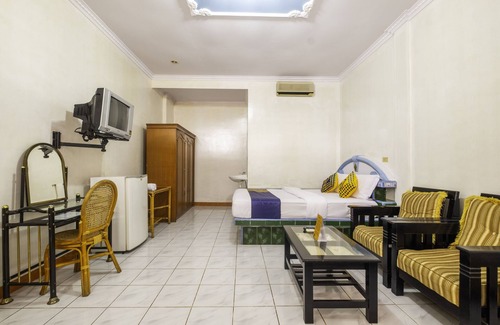 Pelabuhan Ratu Hotel | SPOT ON 1896 Hotel Mahkota Pantai