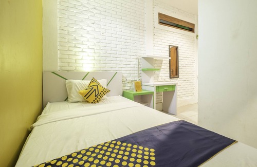 Tasikmalaya Hotel | SPOT ON 2080 Rumah Kita Residence