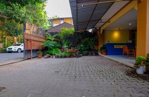 Senggigi Hotel | SPOT ON 2185 Hotel Elen
