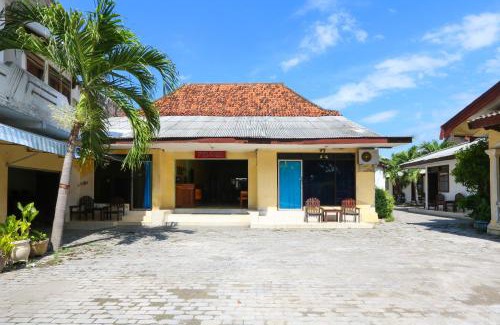 Situbondo Hotel | SPOT ON 2422 Hotel Moga Sari