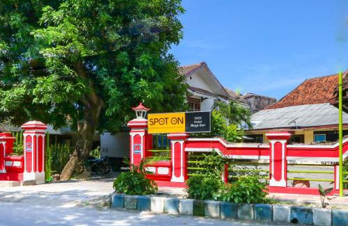 Situbondo Hotel | SPOT ON 2422 Hotel Moga Sari