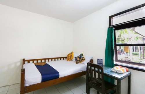 Situbondo Hotel | SPOT ON 2422 Hotel Moga Sari