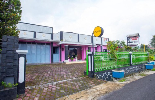 Wonosobo Hotel | SPOT ON 2719 Homestay Rizqi Syariah