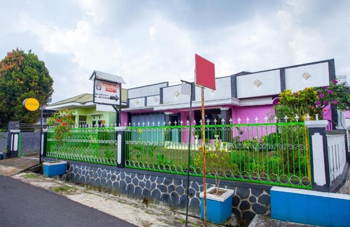 Wonosobo Hotel | SPOT ON 2719 Homestay Rizqi Syariah