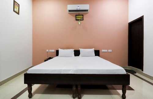 Khalilabad Hotel | SPOT ON 49668 Hotel Shivaay