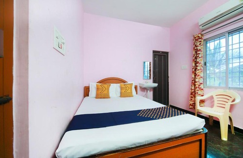 Vaniyambadi Hotel | SPOT ON 66372 Sri Murugan Lodge