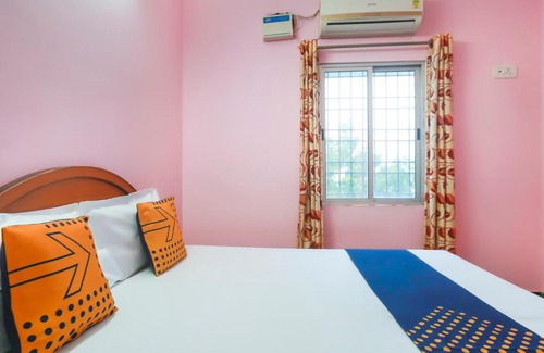 Vaniyambadi Hotel | SPOT ON 66372 Sri Murugan Lodge