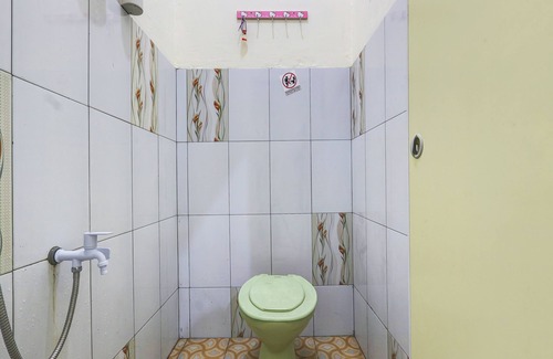 Semarang Hotel | SPOT ON 90780 Gang Tengah Homestay Syariah