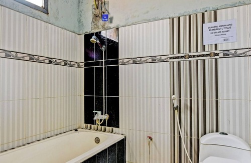Cilacap Hotel | SPOT ON 91376 Hotel Bintang Flores