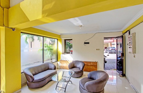 Pati Hotel | SPOT ON 91398 Homestay Tentrem 1