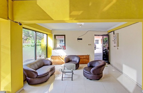 Pati Hotel | SPOT ON 91398 Homestay Tentrem 1