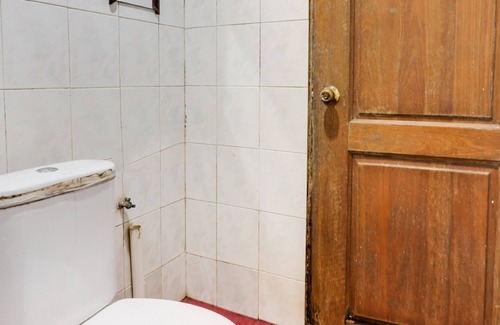 Lubuk Baja Hotel | SPOT ON 91781 Solo Baru Homestay Syariah