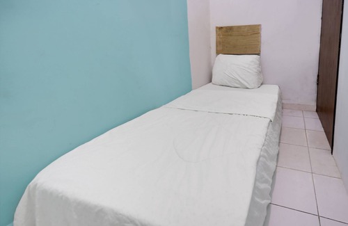 Lubuk Baja Hotel | SPOT ON 91781 Solo Baru Homestay Syariah