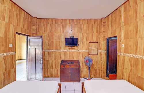 Gilimanuk Hotel | SPOT ON 92028 Hotel Surya Near Pelabuhan Gilimanuk