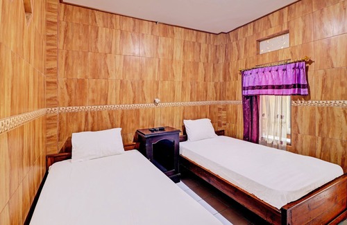 Gilimanuk Hotel | SPOT ON 92028 Hotel Surya Near Pelabuhan Gilimanuk