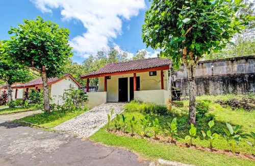 Wonosari Hotel | SPOT ON 92257 Orchid Guest House