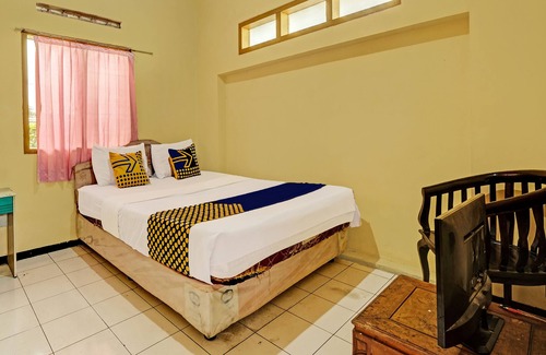 Kopeng Hotel | SPOT ON 92408 Hotel Renata 2