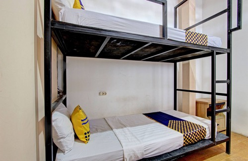 Yogyakarta Hotel | SPOT ON 92850 Cindelaras B&b Bunk Bed