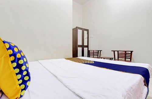 Jatibarang Hotel | SPOT ON 92926 Guest House Cemara 1 Syariah