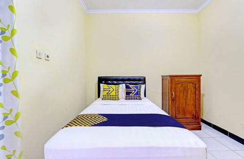 Prambanan Hotel | SPOT ON 93007 Guest House Lestari