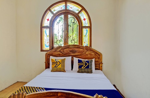 Gresik Hotel | SPOT ON 93144 Homestay H. Syarif Syariah - Bandar Gresik 2