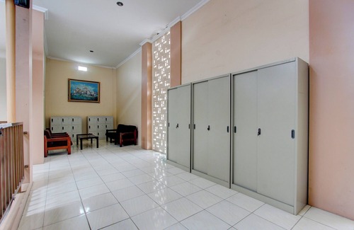 Surakarta Hotel | SPOT ON 93245 Guest House Mulia Dua Syariah