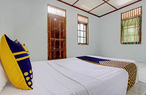 Ngemplak Hotel | SPOT ON 93592 Pondok Backpackers Ardafa JogjaNearBlue Lagoon Jogja