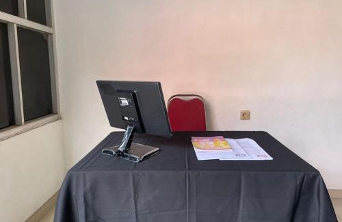 Sidoarjo Hotel | SPOT ON 93644 Sederhana Homestay