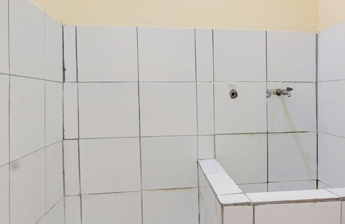 Purwokerto Hotel | SPOT ON 93988 Guest House Wijaya Syariah Near alun alun kota purwokerto