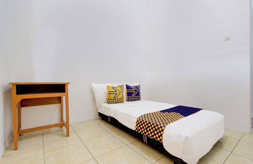 Purwokerto Hotel | SPOT ON 93988 Guest House Wijaya Syariah Near alun alun kota purwokerto